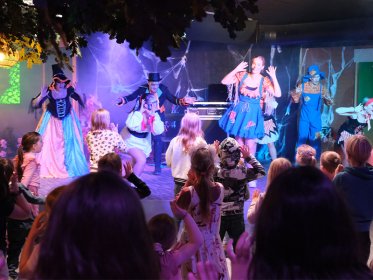Halloween show.jpg